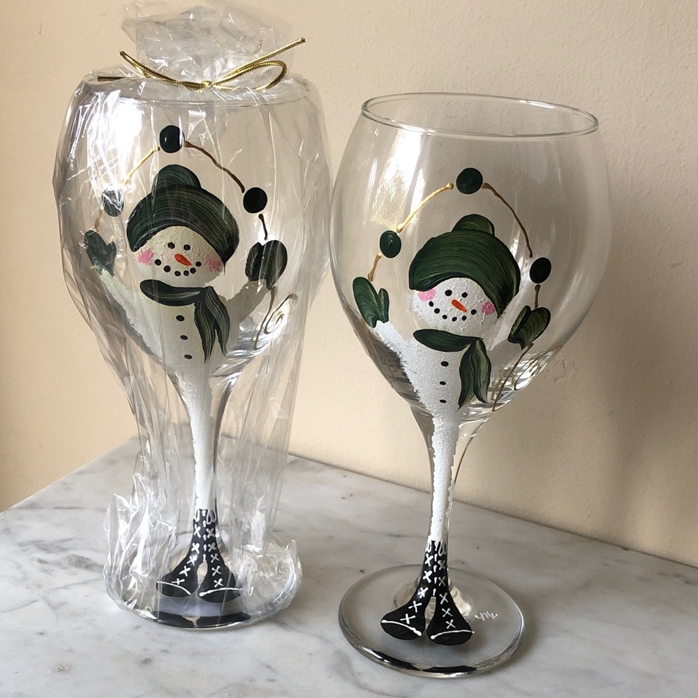 Hand-Painted Green Snowman Wine Glass - Holiday Home Decor. Set of 2. New